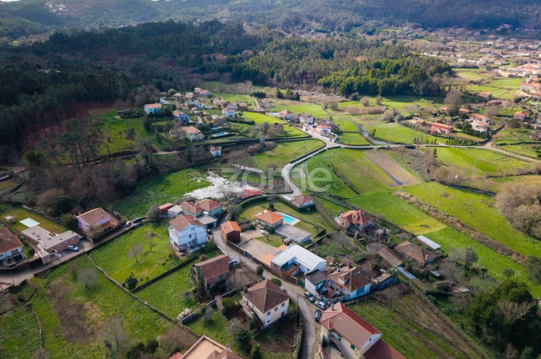 Moradia T4 para Venda em Venade e Azevedo Foto 22