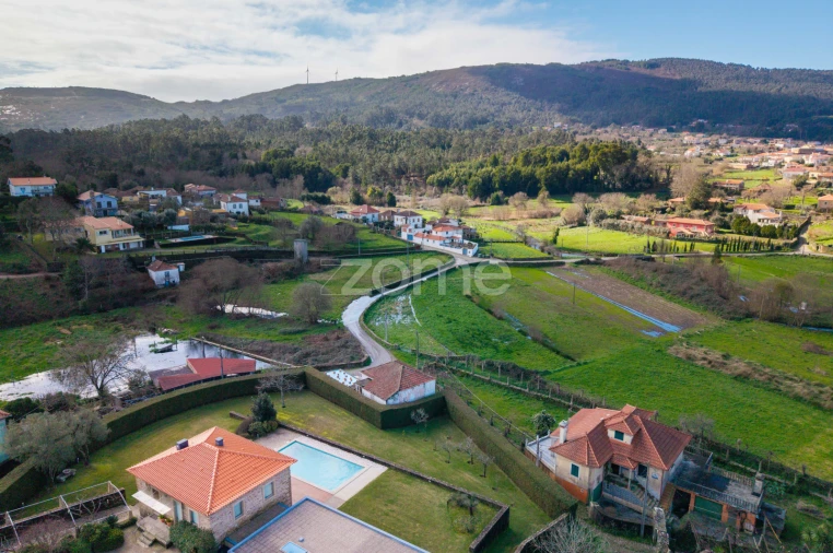 Moradia T4 para Venda em Venade e Azevedo Foto 23