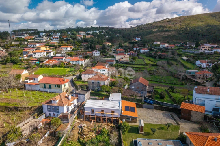 Moradia T4 para Venda em Venade e Azevedo Foto 24