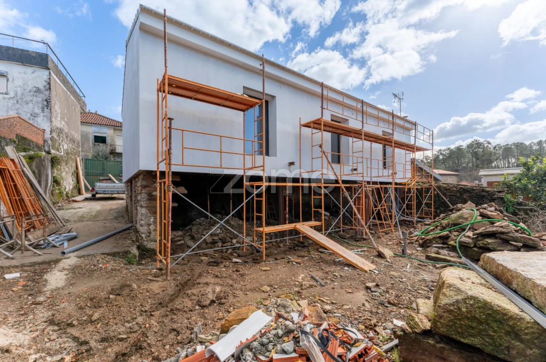 Moradia T4 para Venda em Venade e Azevedo Foto 14