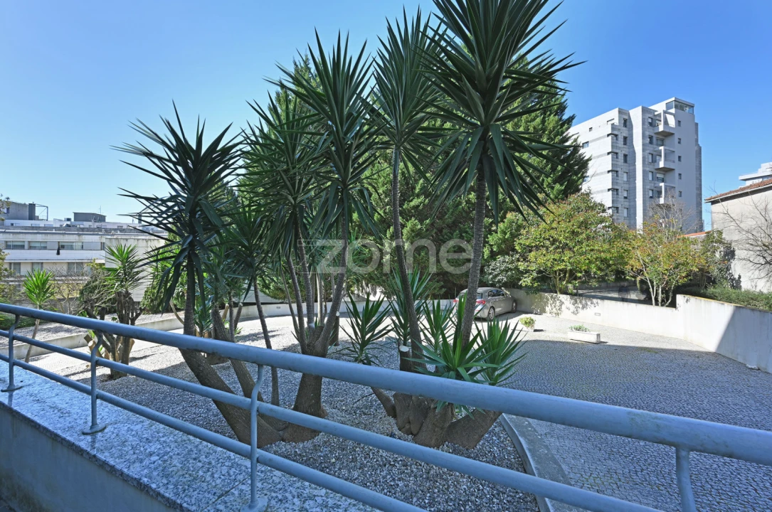 Apartamento T2 para Arrendamento em Lordelo do Ouro e Massarelos Foto 14