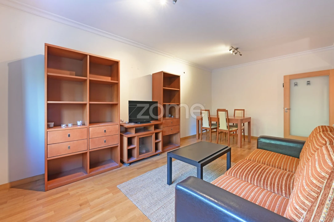 Apartamento T2 para Arrendamento em Lordelo do Ouro e Massarelos Foto 21