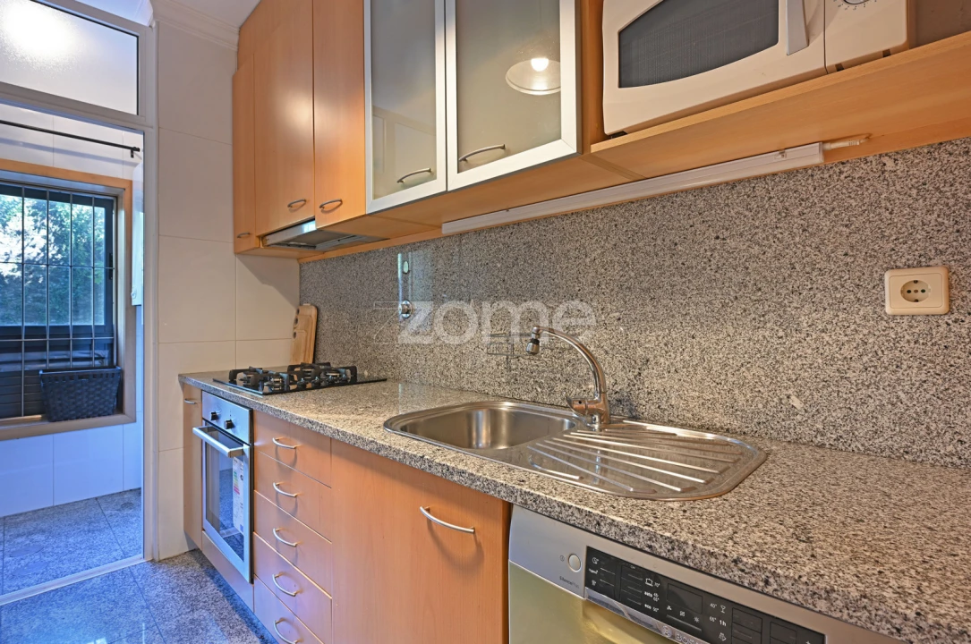 Apartamento T2 para Arrendamento em Lordelo do Ouro e Massarelos Foto 26