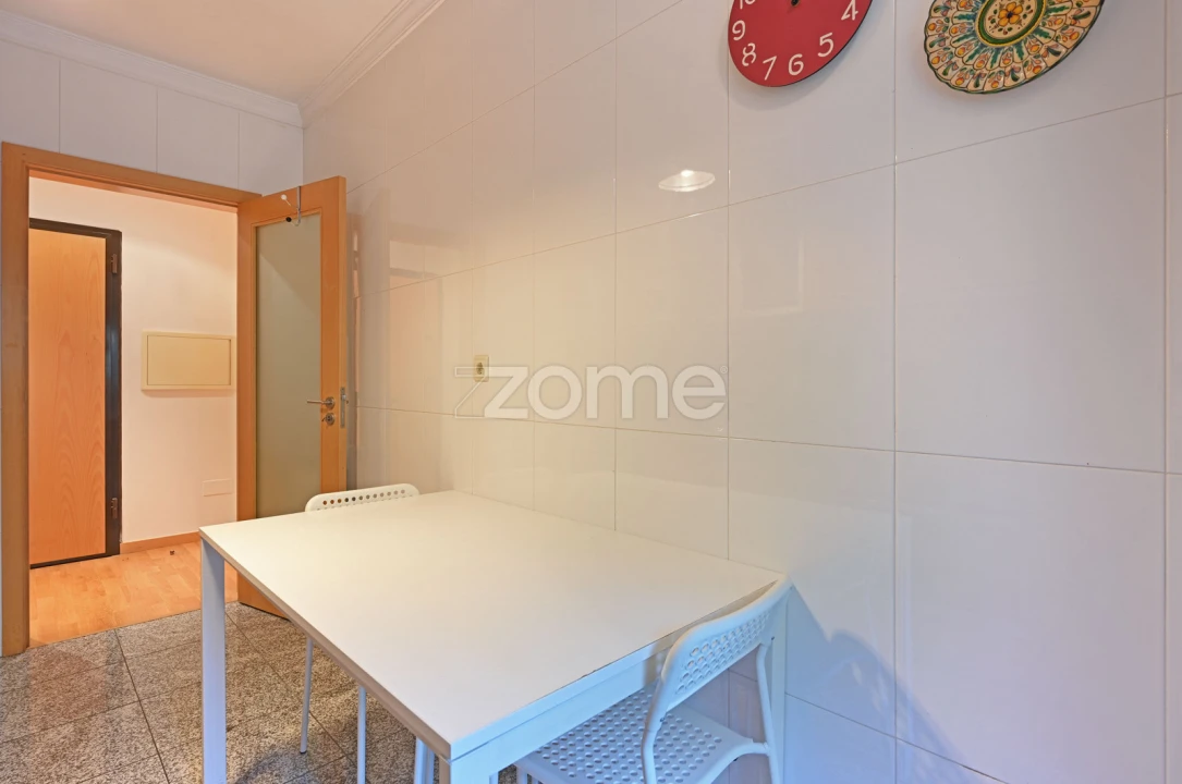 Apartamento T2 para Arrendamento em Lordelo do Ouro e Massarelos Foto 27