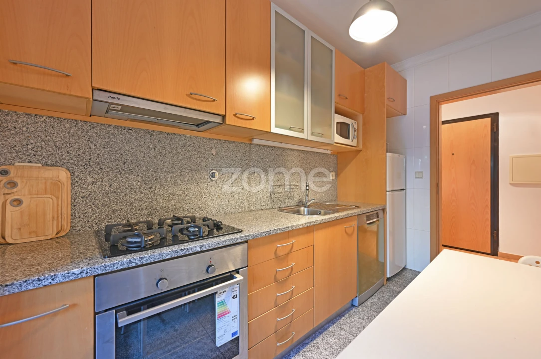 Apartamento T2 para Arrendamento em Lordelo do Ouro e Massarelos Foto 28