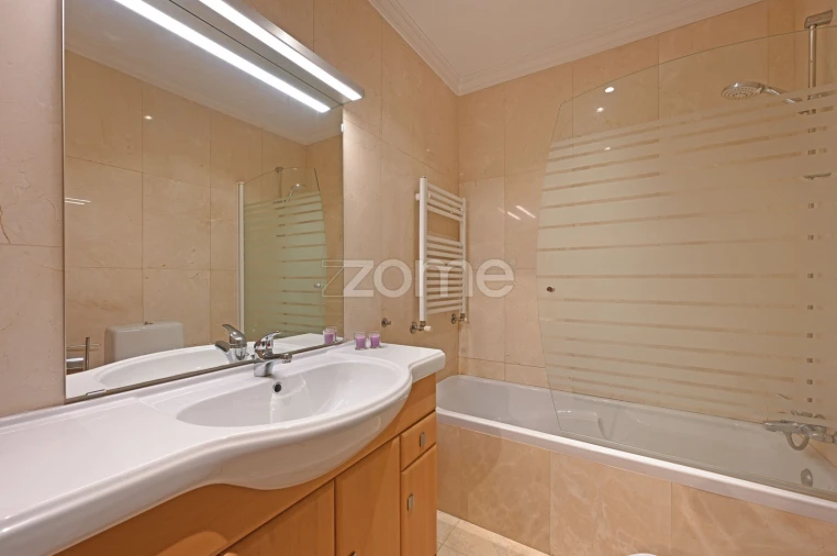 Apartamento T2 para Arrendamento em Lordelo do Ouro e Massarelos Foto 8