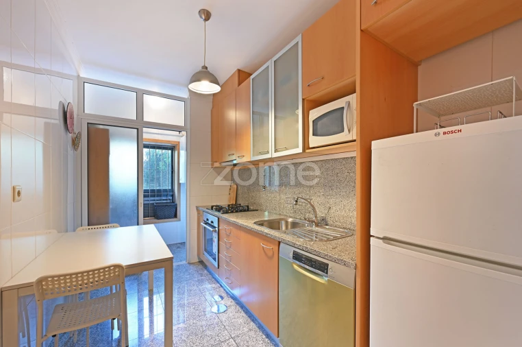 Apartamento T2 para Arrendamento em Lordelo do Ouro e Massarelos Foto 24