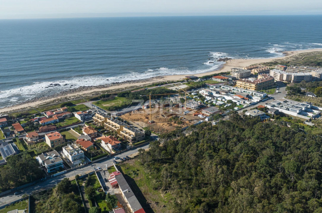 Moradia T4 para Venda em Madalena Foto 20