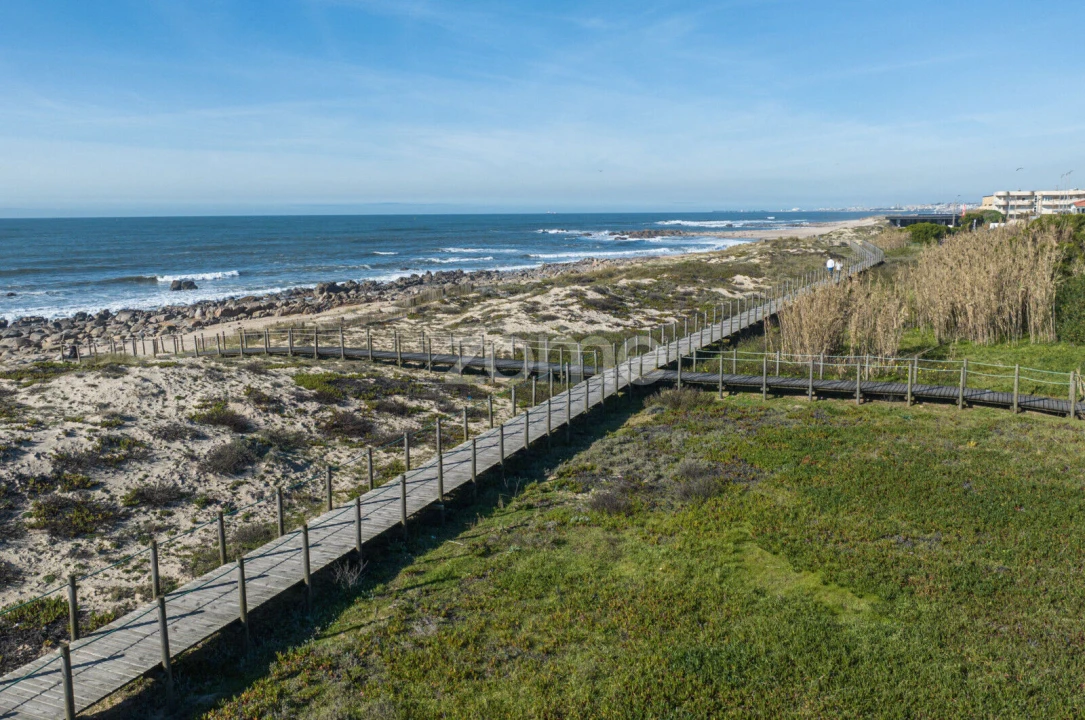 Moradia T4 para Venda em Madalena Foto 15