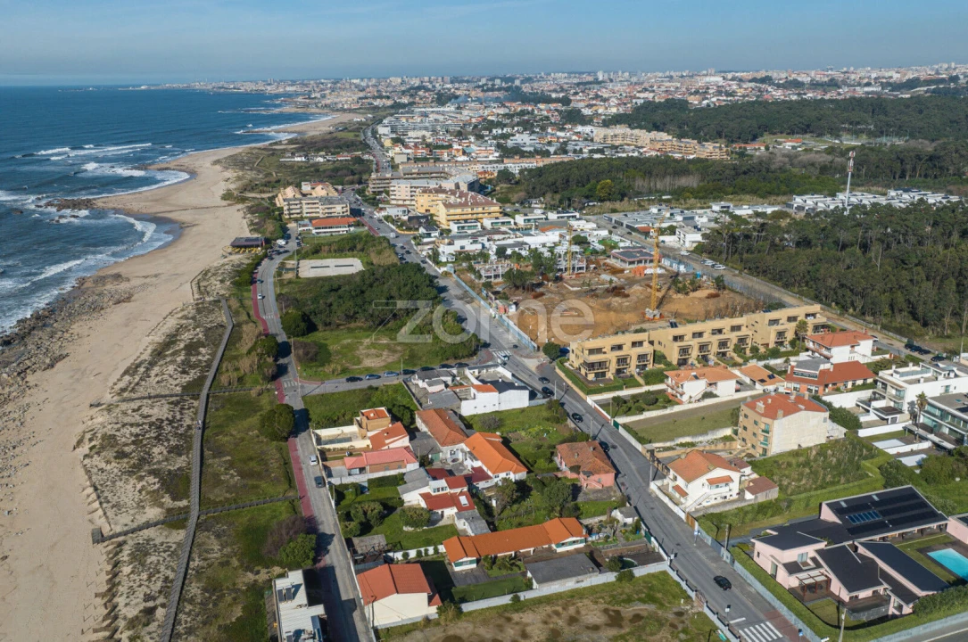 Moradia T4 para Venda em Madalena Foto 17