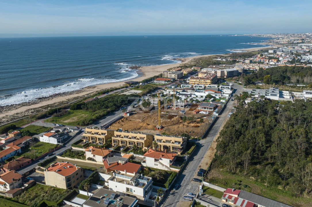 Moradia T4 para Venda em Madalena Foto 13