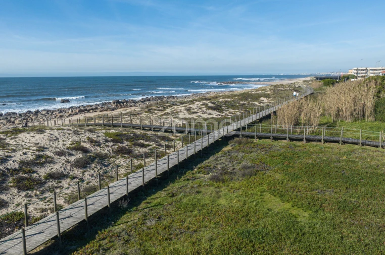 Moradia T4 para Venda em Madalena Foto 15