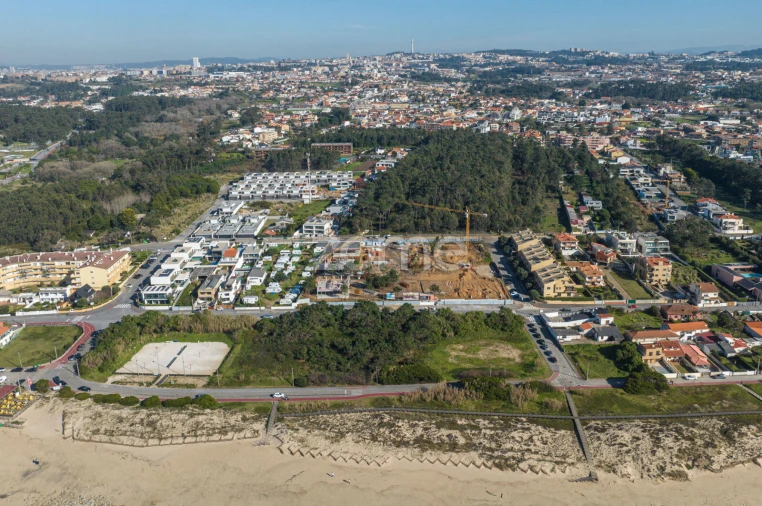 Moradia T4 para Venda em Madalena Foto 19