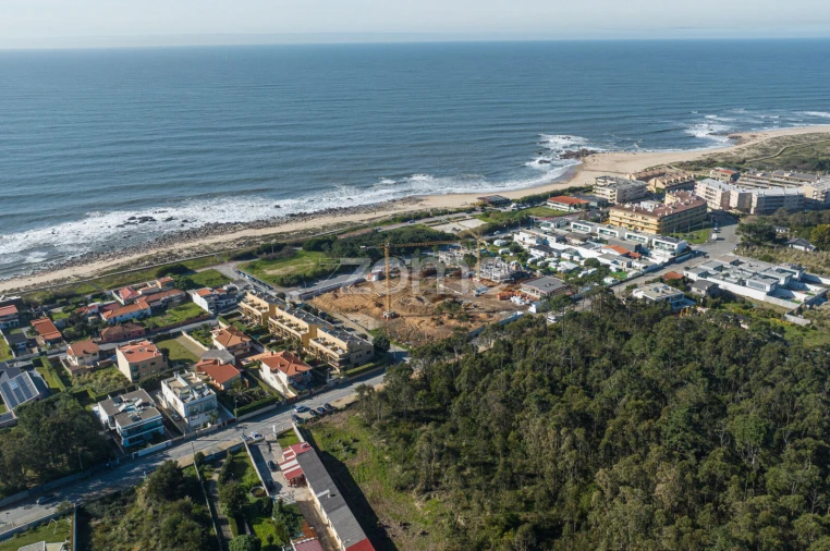 Moradia T4 para Venda em Madalena Foto 20