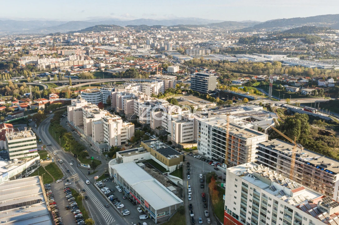 Apartamento T3 para Venda em Ferreiros e Gondizalves Foto 1