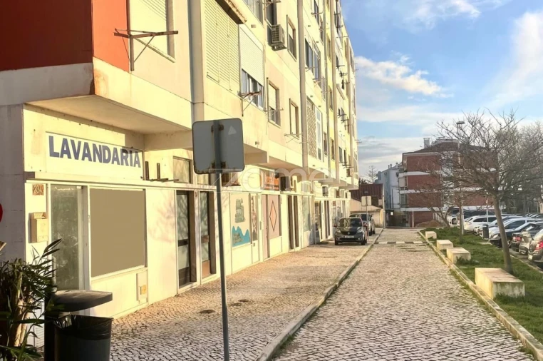 Negócio para Arrendamento em Carcavelos e Parede Foto 2