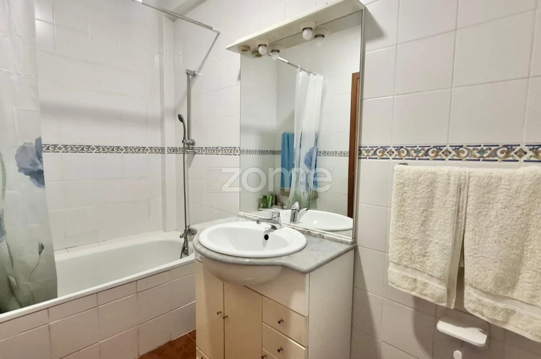 Apartamento T2 para Venda em Rabo de Peixe Foto 11