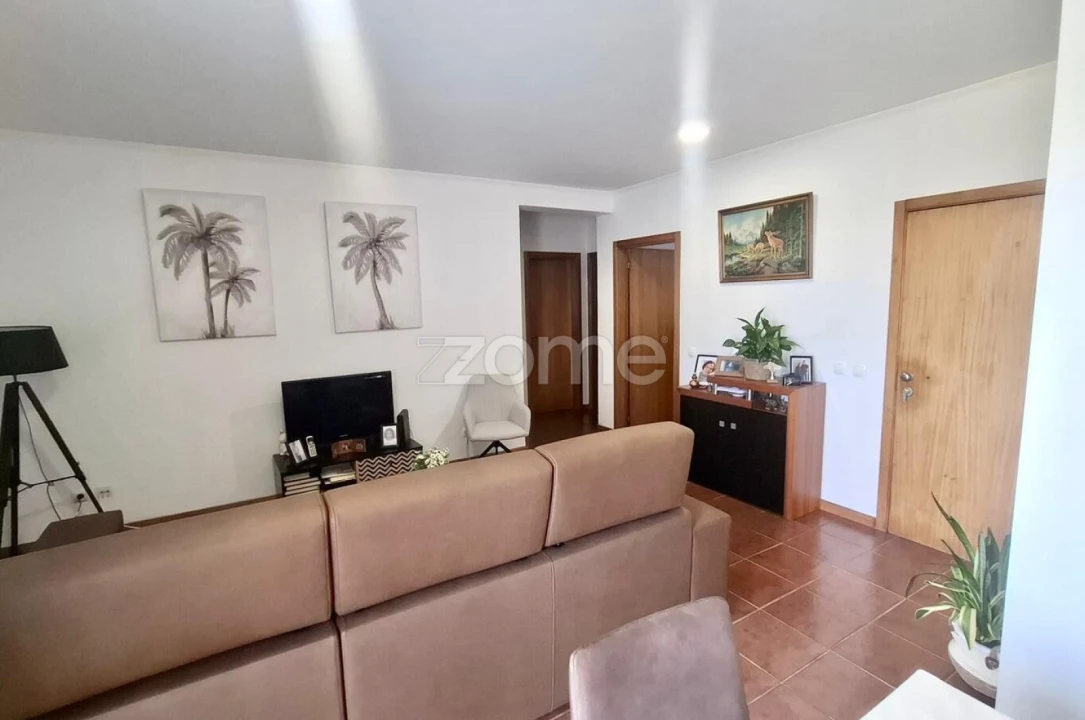 Apartamento T2 para Venda em Rabo de Peixe Foto 2