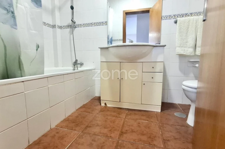 Apartamento T2 para Venda em Rabo de Peixe Foto 10