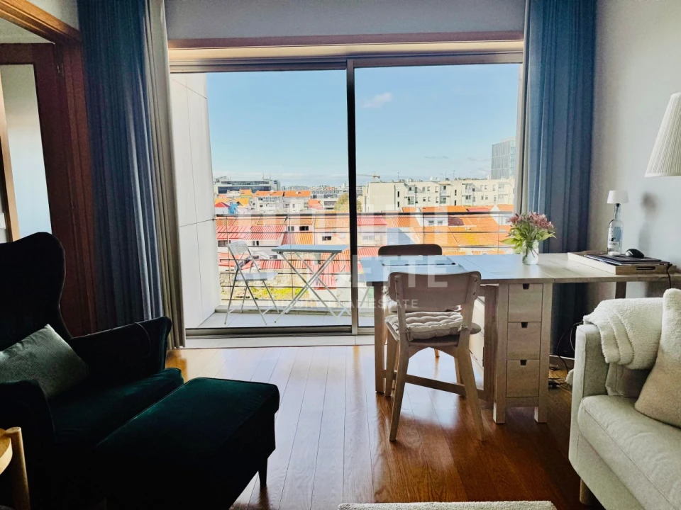 Apartamento T1 para Arrendamento em Ramalde Foto 3