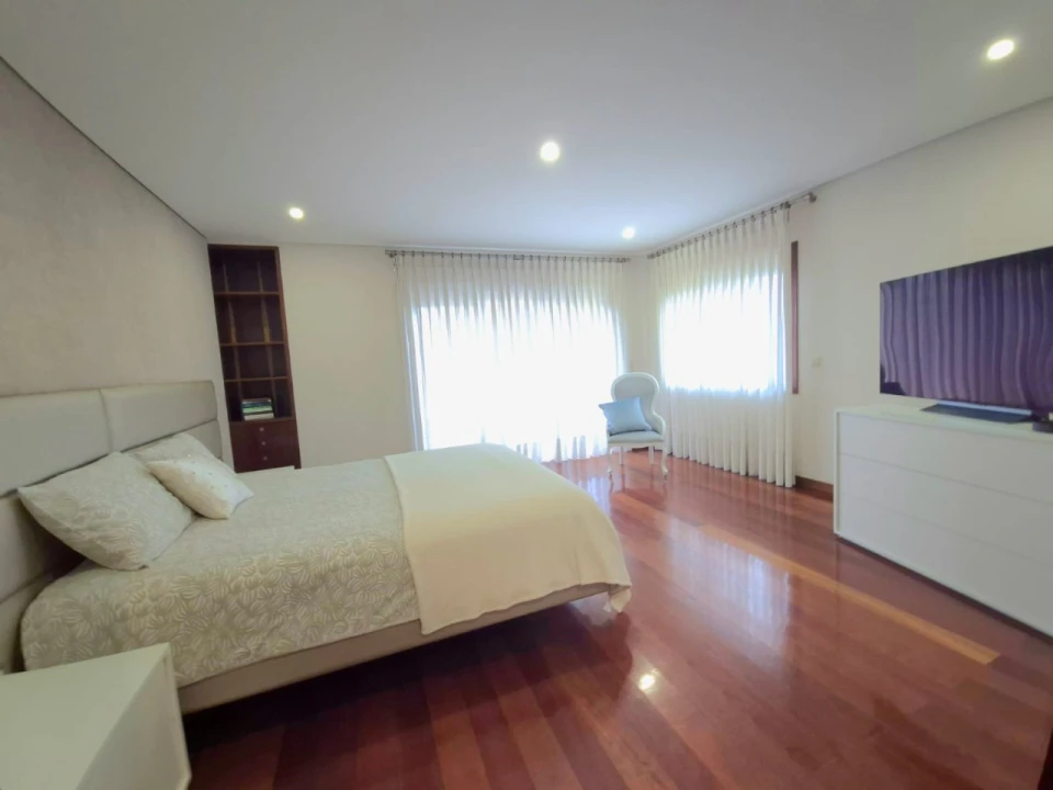 Moradia T5 para Venda em Mindelo Foto 16