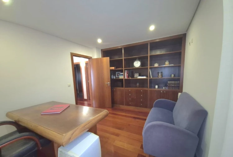 Moradia T5 para Venda em Mindelo Foto 13