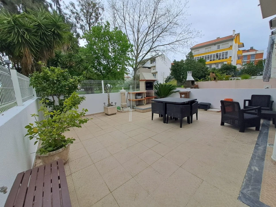 Moradia T3 para Venda em Corroios Foto 24