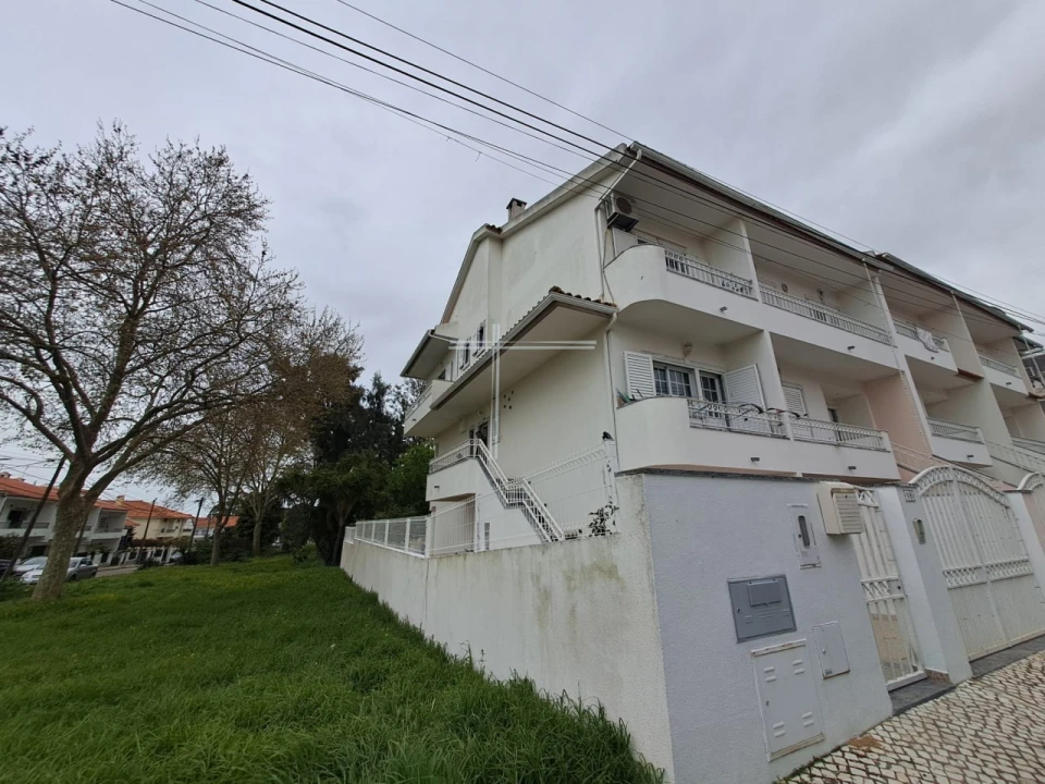 Moradia T3 para Venda em Corroios Foto 29