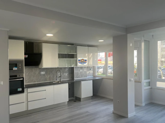 Apartamento T2 para Venda em Oeiras e São Julião da Barra, Paço de Arcos e Caxias