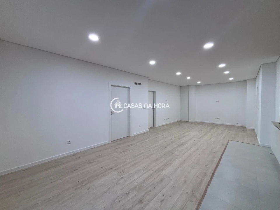 Apartamento T2 para Arrendamento em Abraveses Foto 5