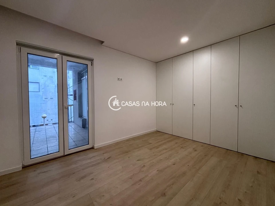 Apartamento T2 para Arrendamento em Abraveses Foto 6