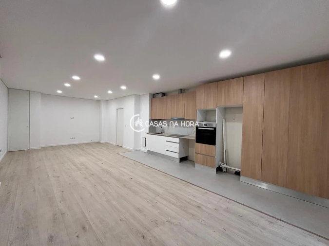 Apartamento T2 para Arrendamento em Abraveses Foto 3