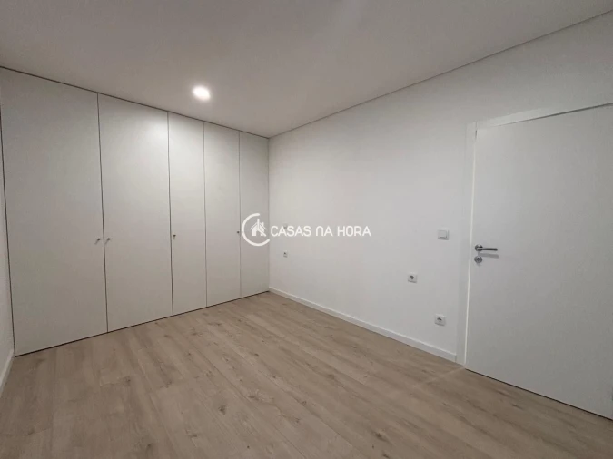 Apartamento T2 para Arrendamento em Abraveses Foto 7