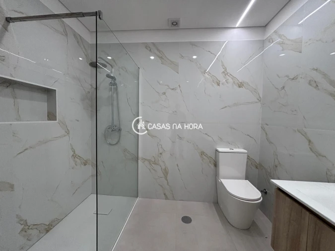 Apartamento T2 para Arrendamento em Abraveses Foto 10