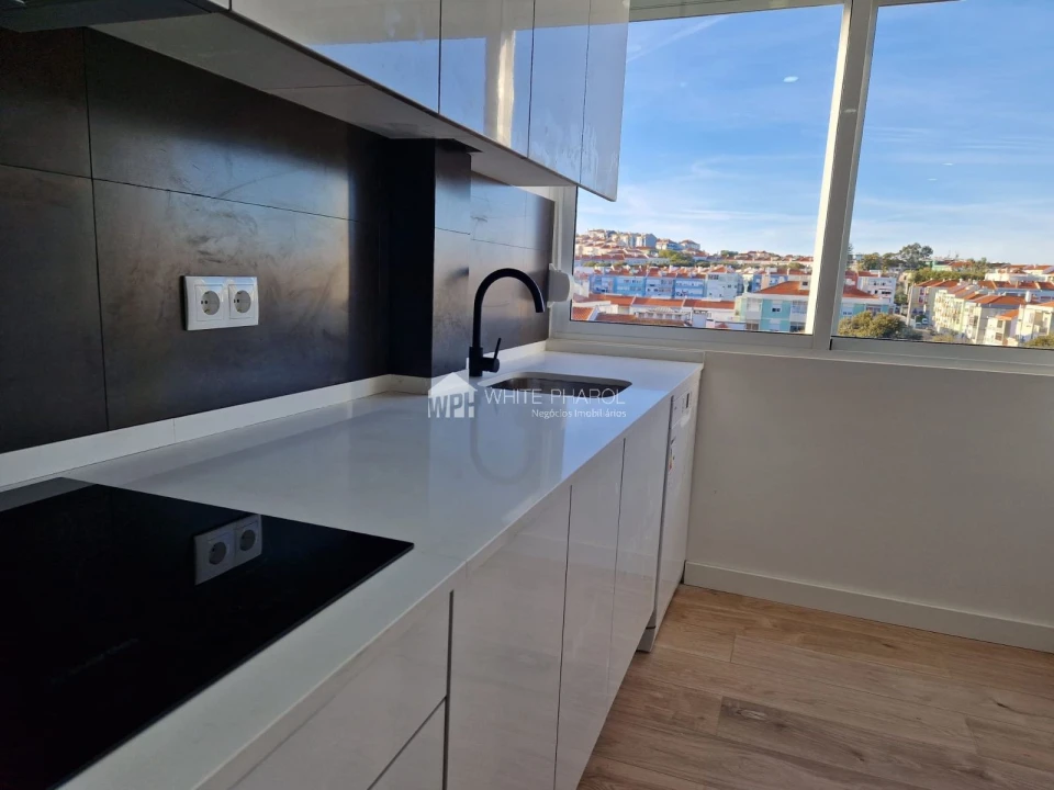 Apartamento T4 para Venda em Águas Livres Foto 5