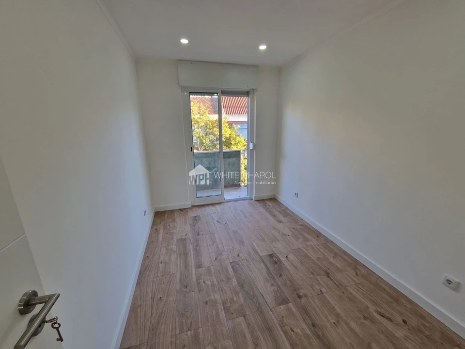 Apartamento T4 para Venda em Águas Livres Foto 24