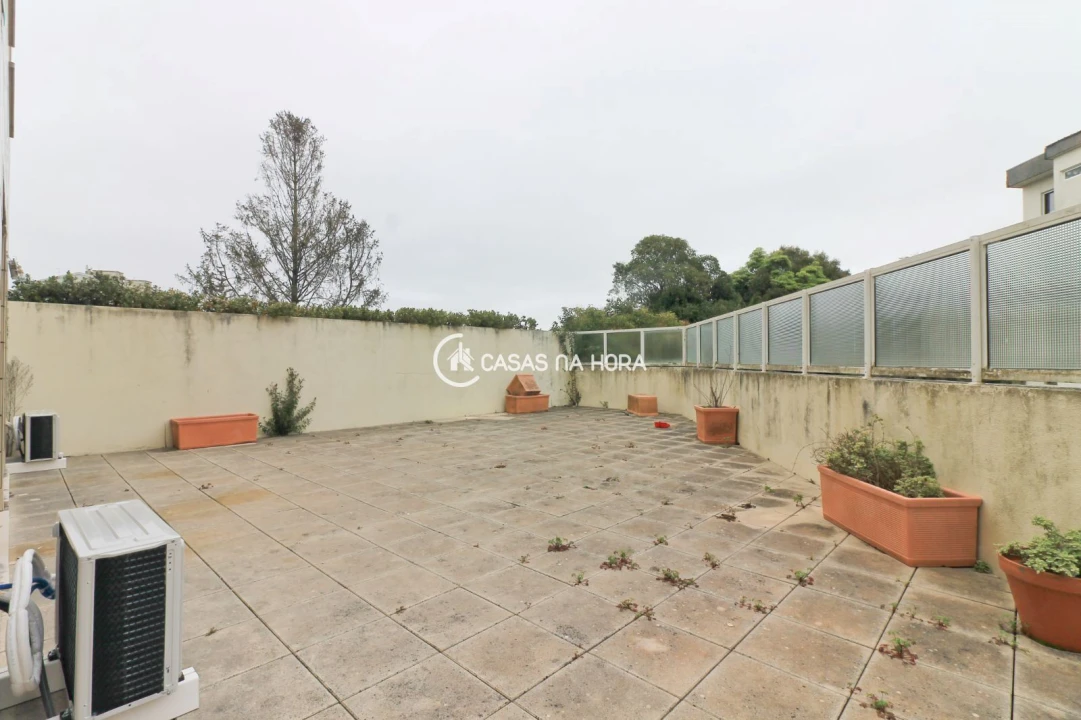 Apartamento T4 para Arrendamento em Ramalde Foto 6