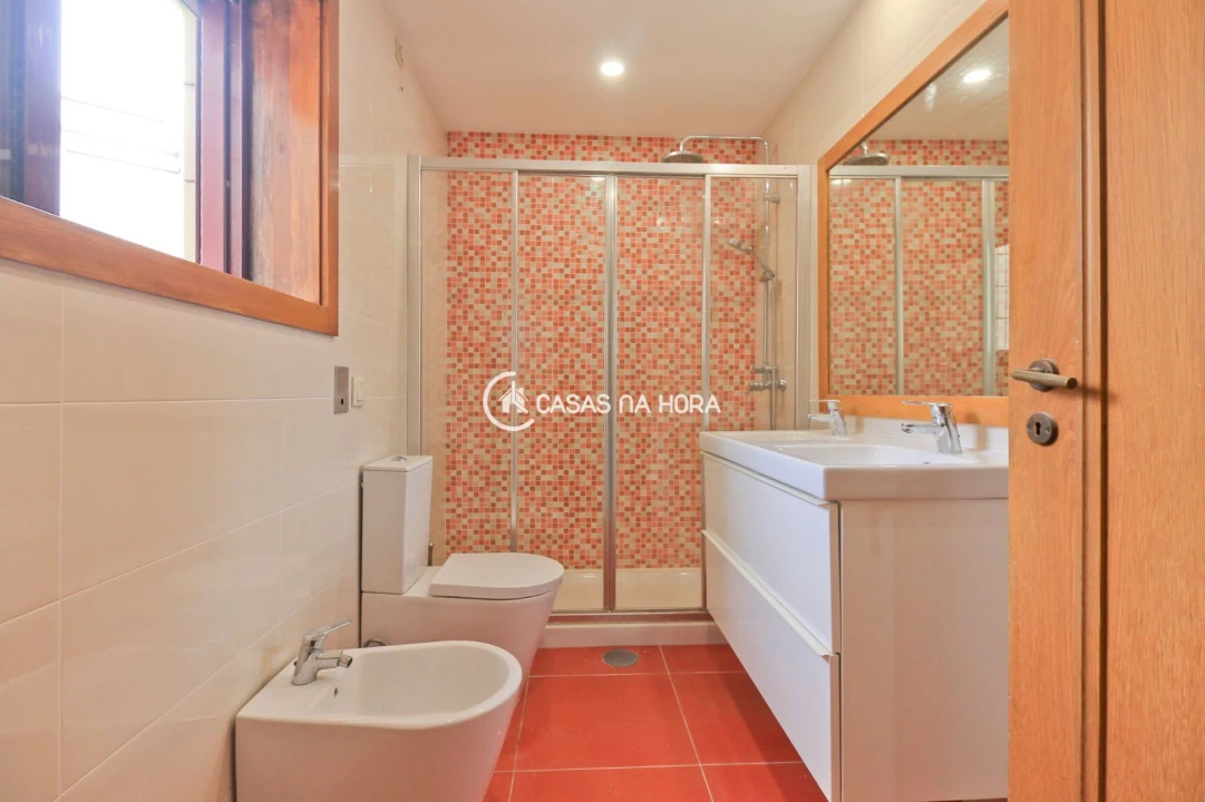 Apartamento T4 para Arrendamento em Ramalde Foto 9