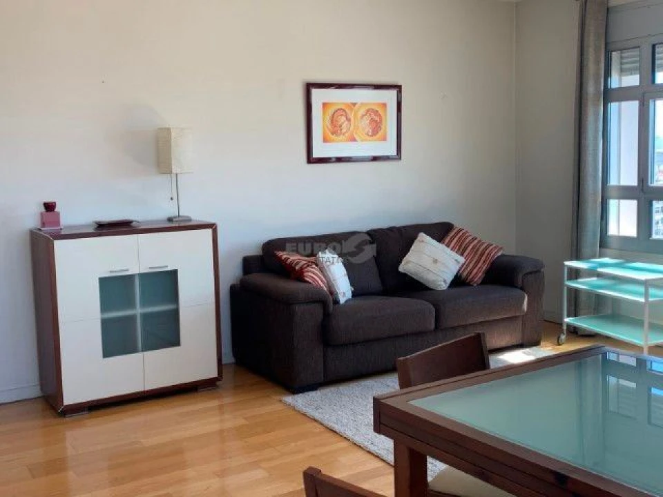 Apartamento T1 para Arrendamento em Campolide Foto 8