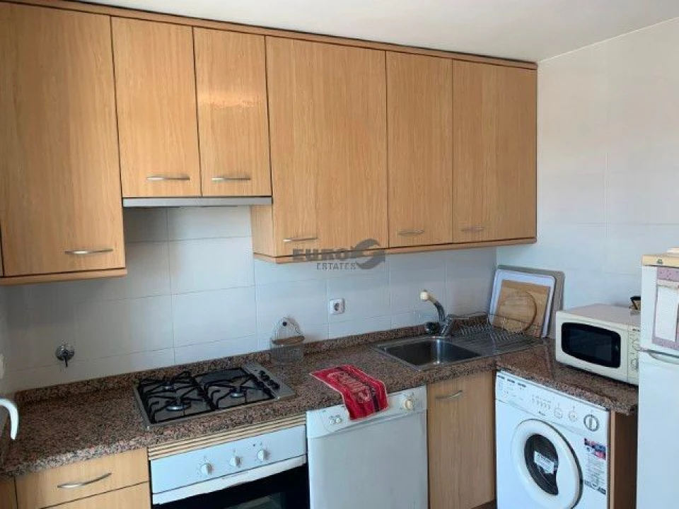 Apartamento T1 para Arrendamento em Campolide Foto 13