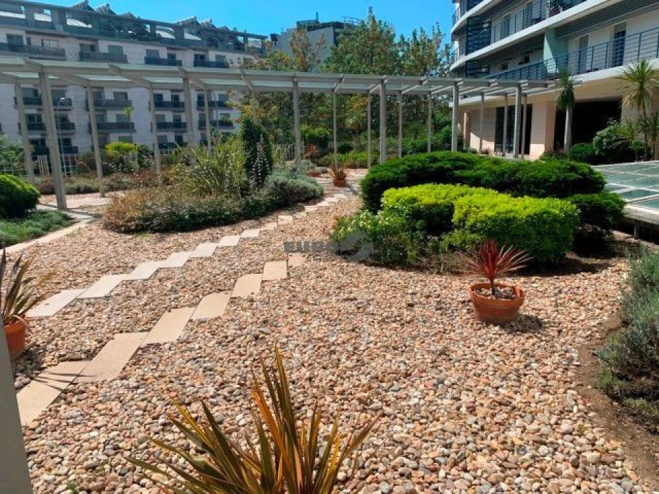 Apartamento T1 para Arrendamento em Campolide Foto 25