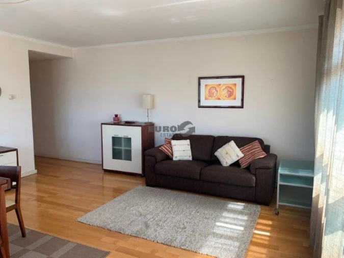 Apartamento T1 para Arrendamento em Campolide Foto 2