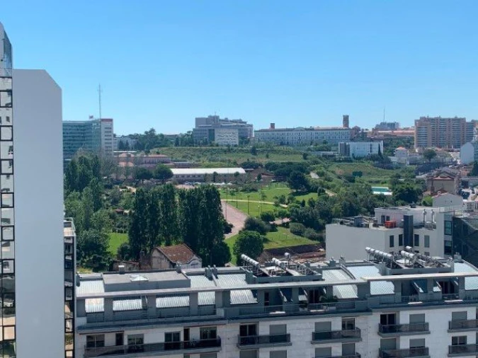 Apartamento T1 para Arrendamento em Campolide Foto 22