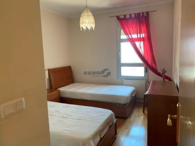 Apartamento T1 para Arrendamento em Campolide Foto 11