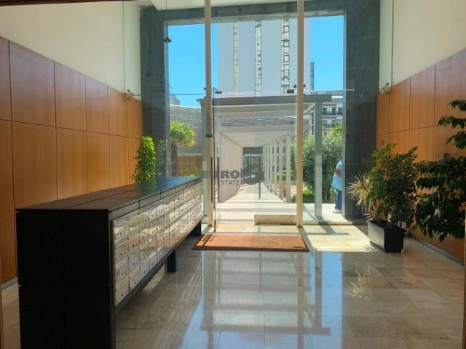 Apartamento T1 para Arrendamento em Campolide Foto 19