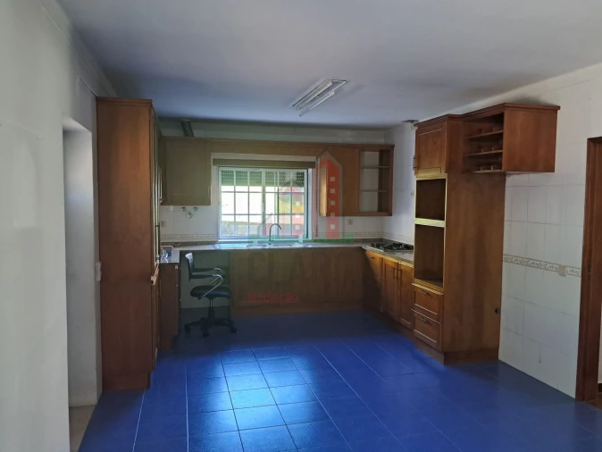 Moradia T3 para Venda em Serpins Foto 6