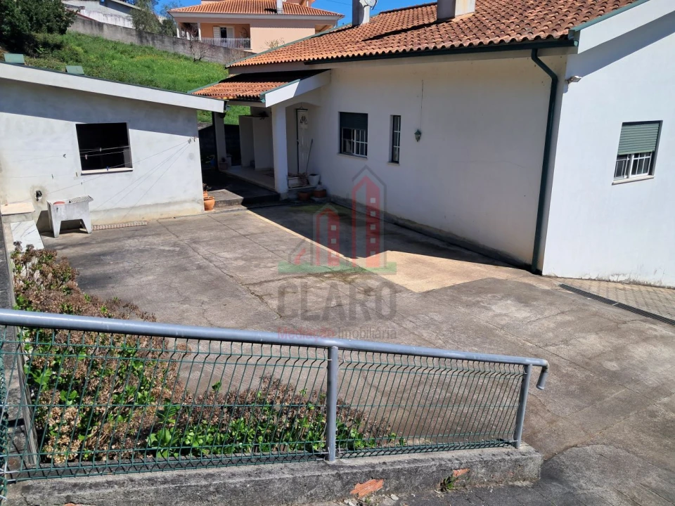 Moradia T3 para Venda em Serpins Foto 18