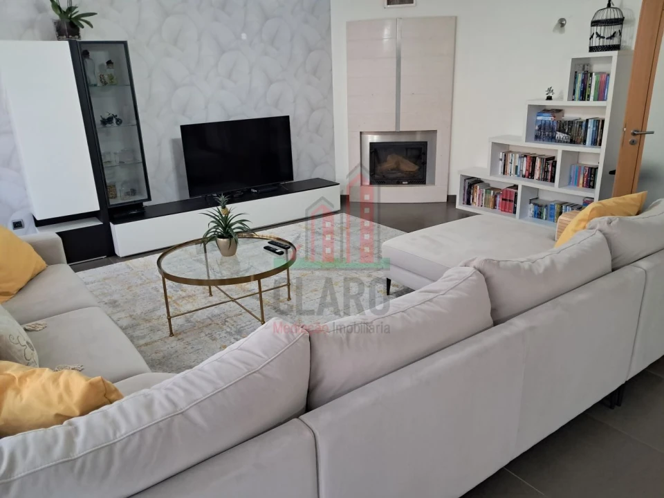 Moradia T5 para Venda em Tavarede Foto 3