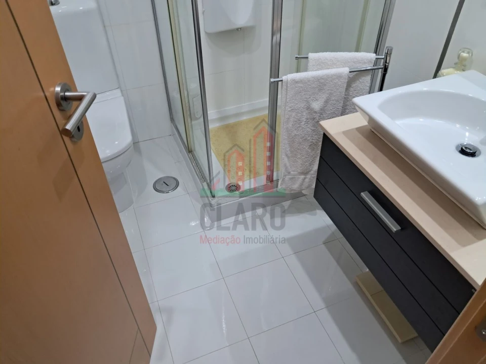 Moradia T5 para Venda em Tavarede Foto 45