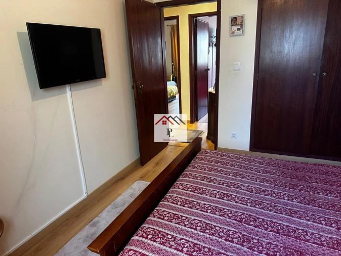 Apartamento T3 para Arrendamento em Santo Antonio dos Olivais Foto 11